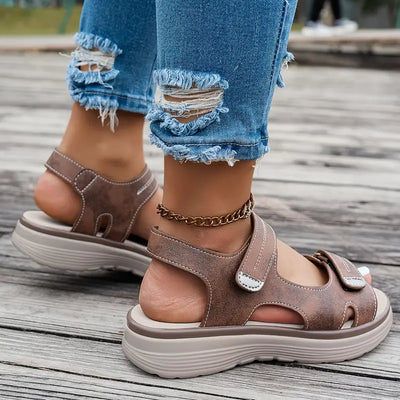 Alia™ - Bekväma sandaler med kilklack och ankelsnodd