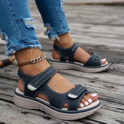 Alia™ - Bekväma sandaler med kilklack och ankelsnodd