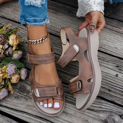 Alia™ - Bekväma sandaler med kilklack och ankelsnodd