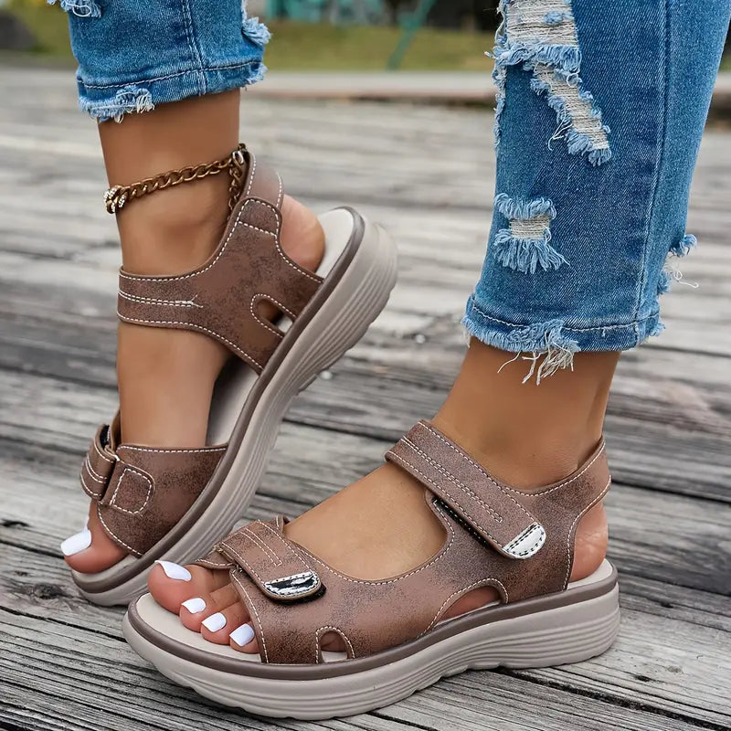 Alia™ - Bekväma sandaler med kilklack och ankelsnodd